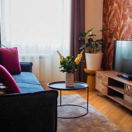 Rasinovo Nabrezi - Riverside Residence 布拉格 外观 照片