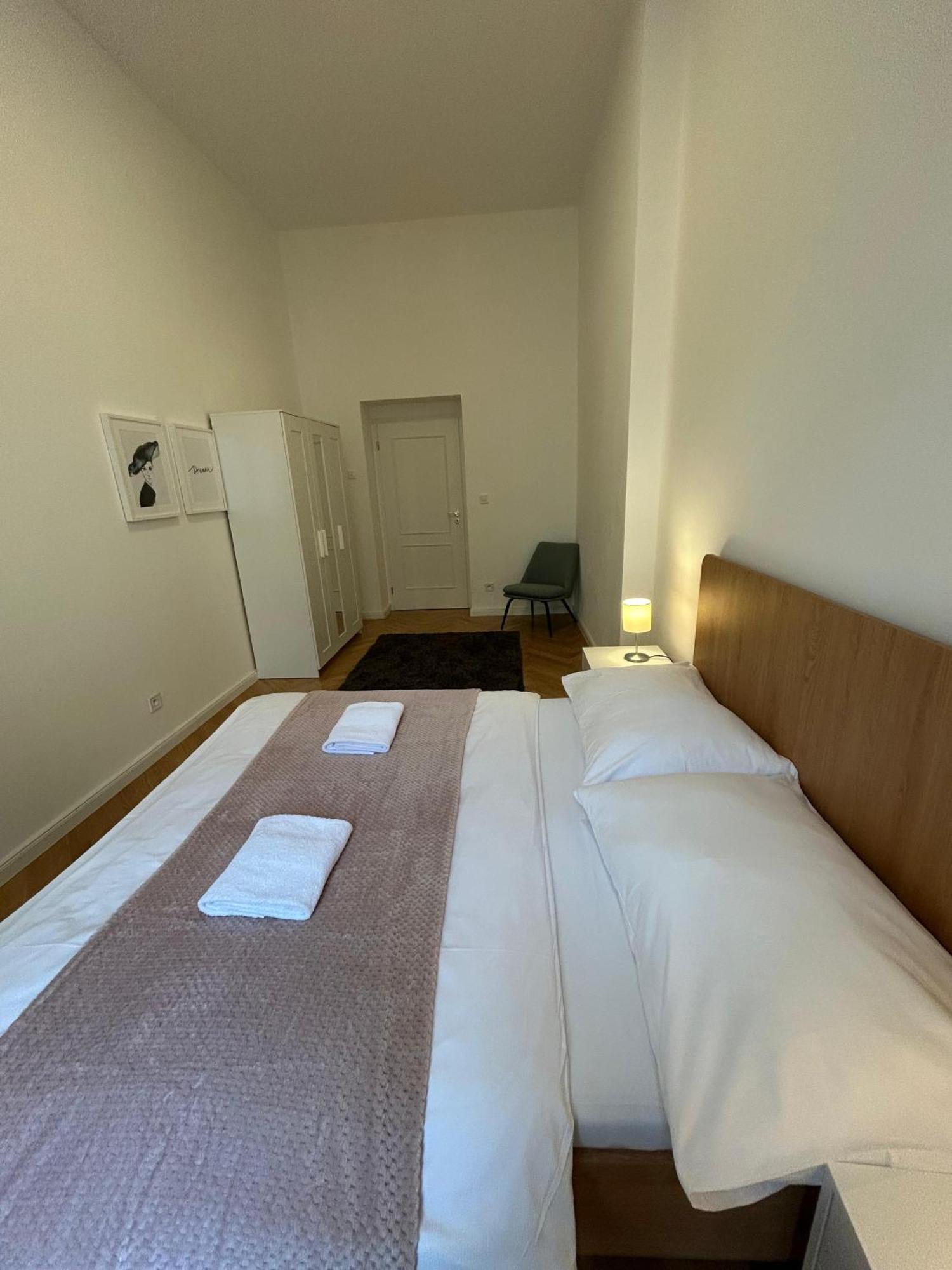 Rasinovo Nabrezi - Riverside Residence 布拉格 外观 照片