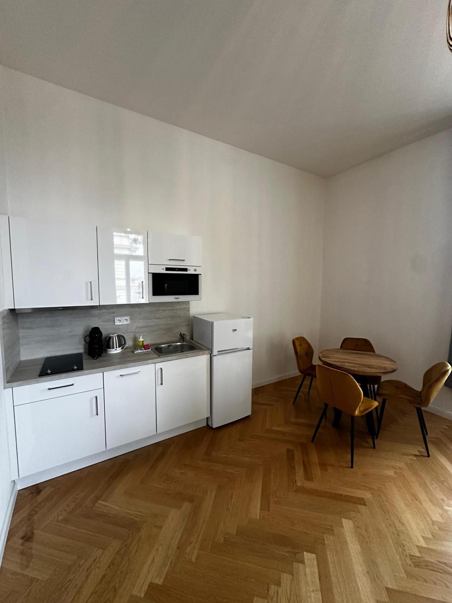 Rasinovo Nabrezi - Riverside Residence 布拉格 外观 照片