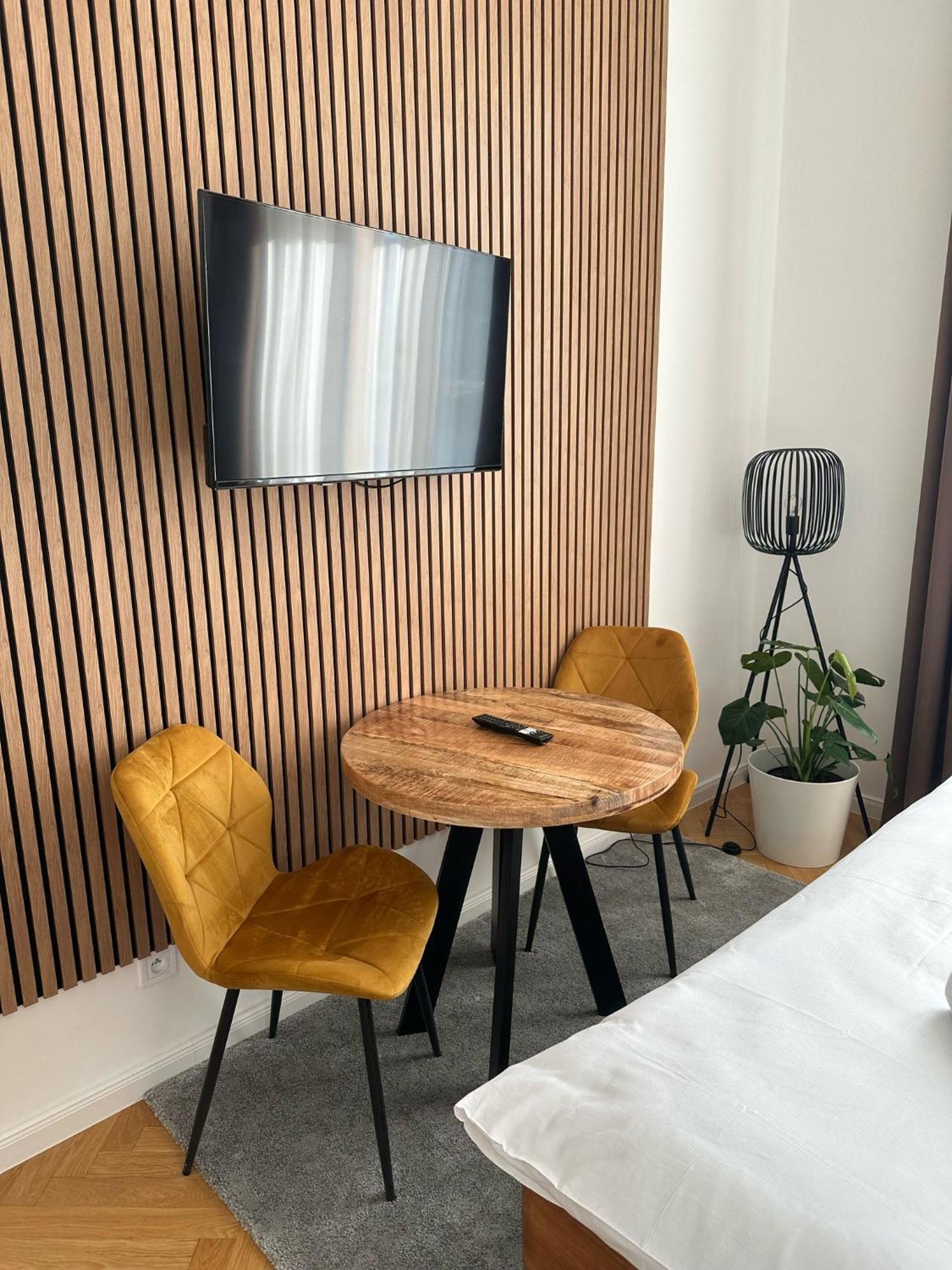 Rasinovo Nabrezi - Riverside Residence 布拉格 外观 照片