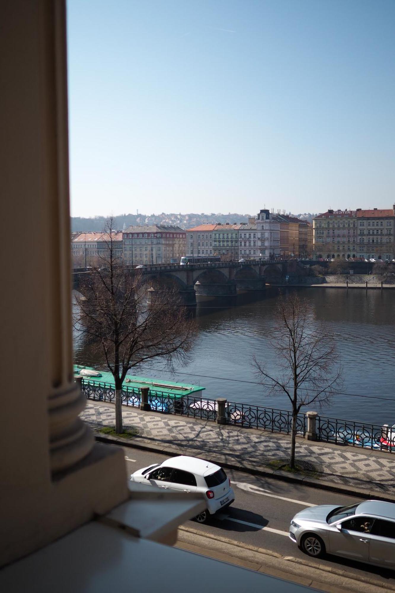 Rasinovo Nabrezi - Riverside Residence 布拉格 外观 照片