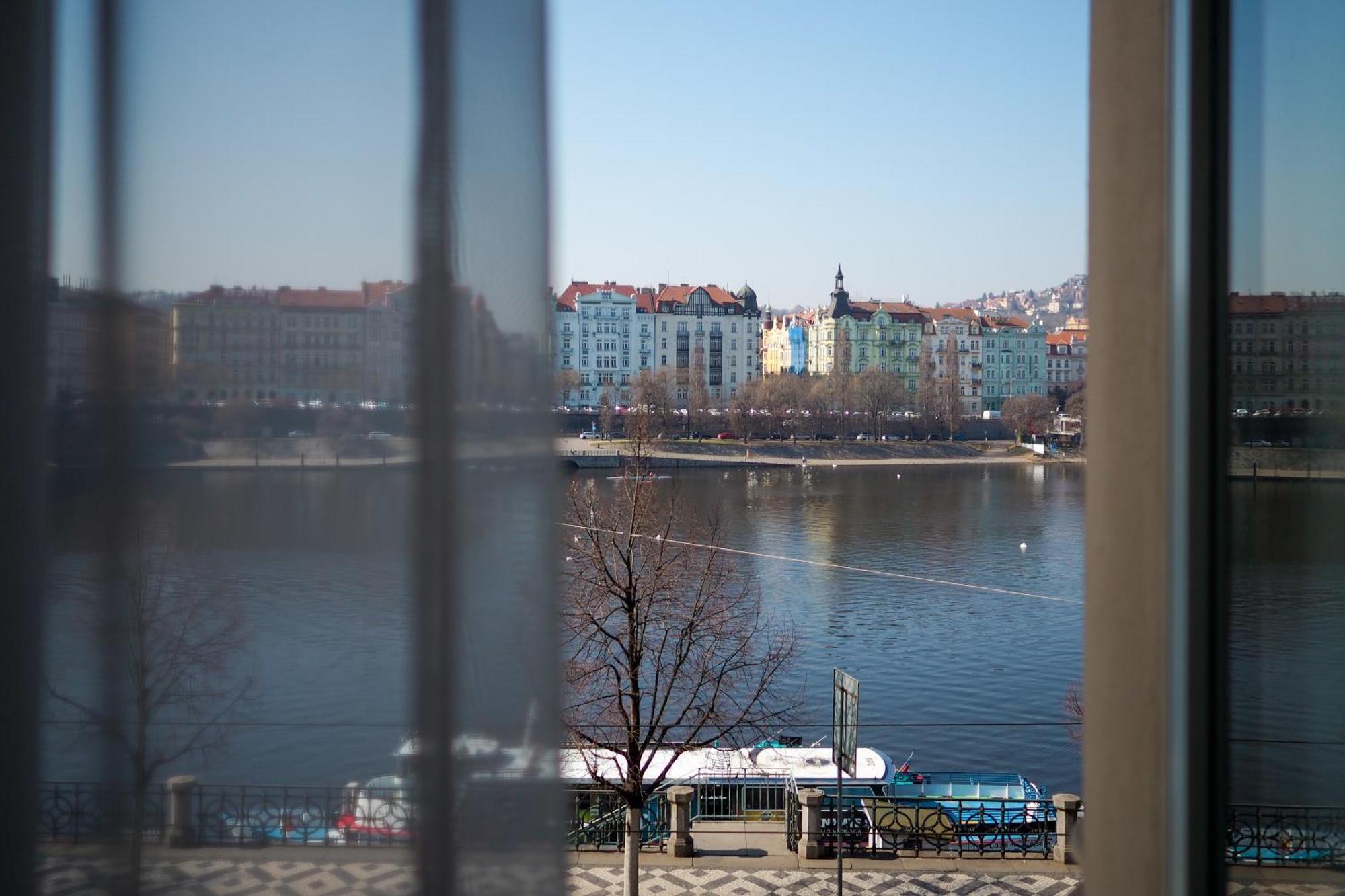 Rasinovo Nabrezi - Riverside Residence 布拉格 外观 照片
