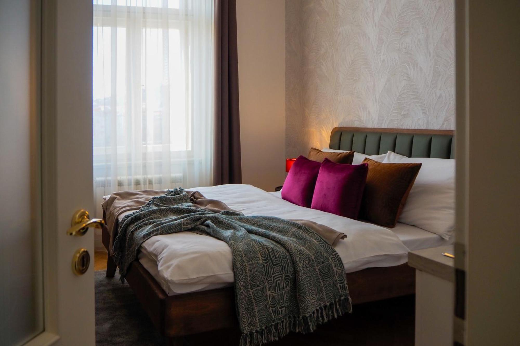 Rasinovo Nabrezi - Riverside Residence 布拉格 外观 照片